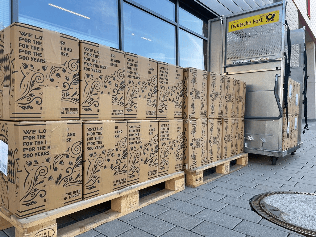 Отправка крафтового пива держателям NFT MetaBrewSociety Источник: twitter.com/metabrewsociety