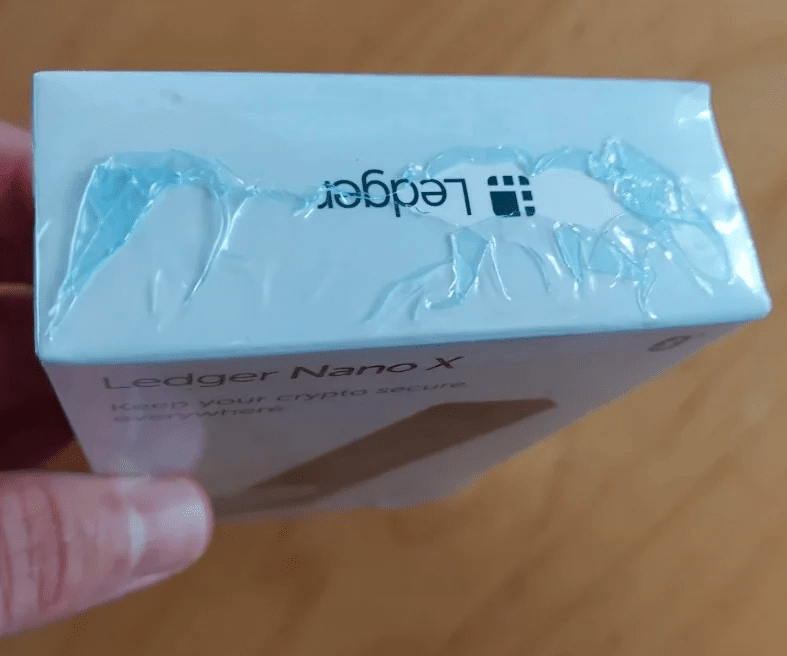 The packaging of a counterfeit Ledger Nano X wallet. Source: Reddit