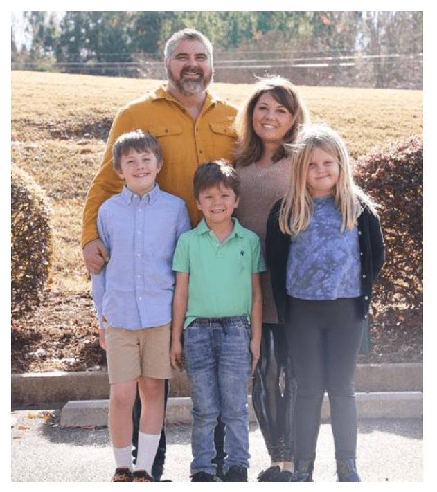 Бен Армстронг со своей семьей Источник: newsunzip.com