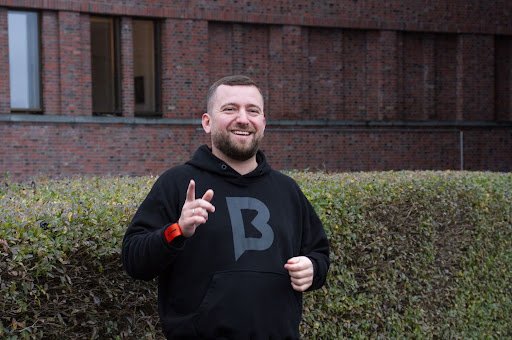 «Я б не сказав, що річ у самих іграх, радше в очікуванні аудиторії отримати прибуток. Ці проєкти спочатку створюють максимально простими, щоб користувачі могли швидко долучитися до процесу. Однак я не думаю, що це довгостроковий тренд»