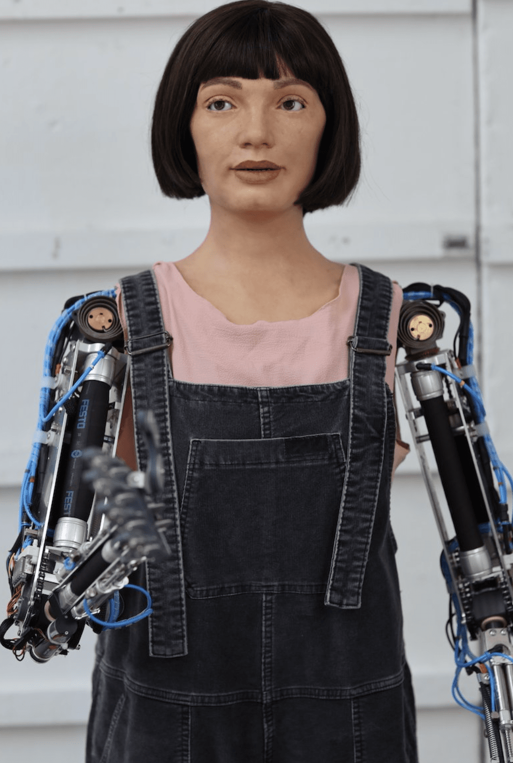 Робохудожница Аи-Да. Источник: ai-darobot.com