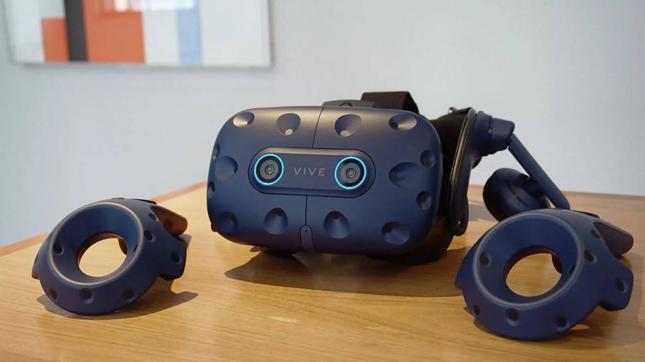HTC VIVE Pro Eye с трекингом глаз. Источник: dell.com